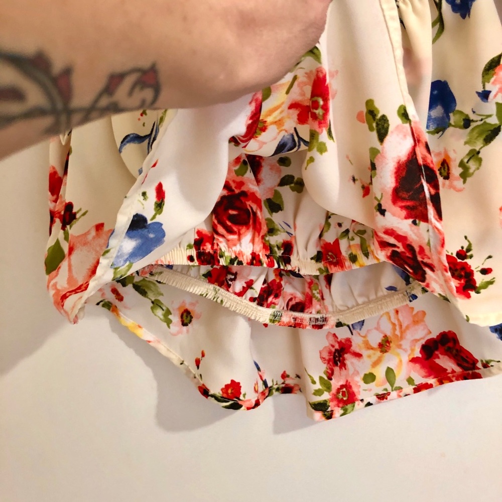 Revamped Crop Flower Top - Picture 5 of 7